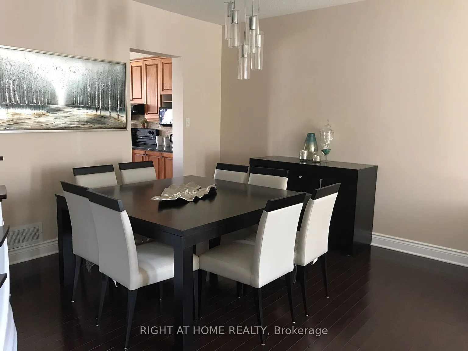 4 bed, $3,800 — Photo 2