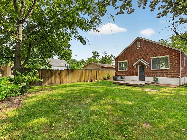 109 Handlan Ct — Photo 26
