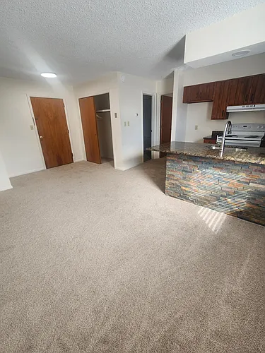 400 Broad St #4 Photo 1