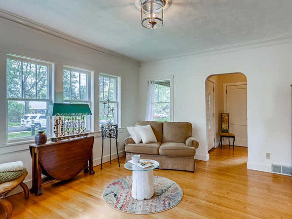 5th image of 120 N Elmwood Ave