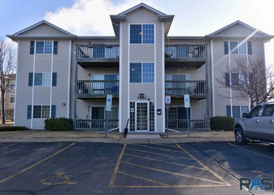 1st image of 7450 S Louise Ave #B201