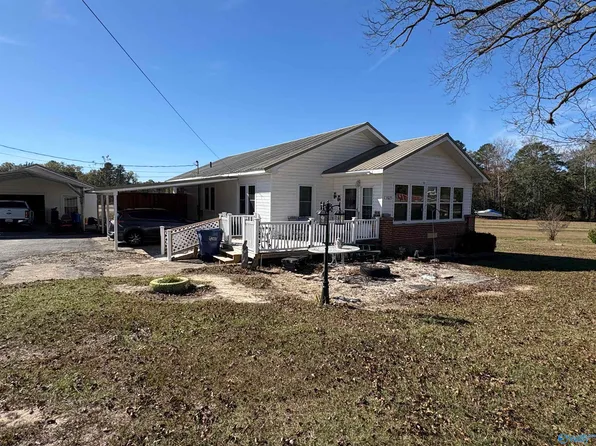 3829 Oak St, Hokes Bluff, AL 35903