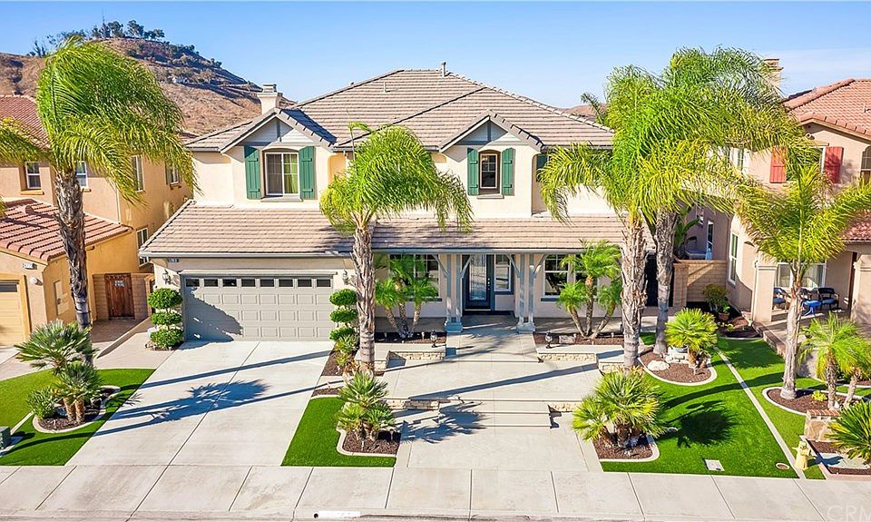 1st image of 36765 Maxmillian Ave