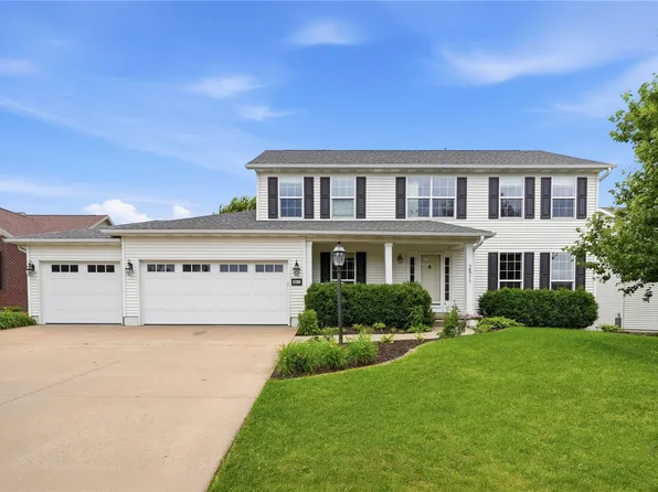 2511 Grey Wolf, Hiawatha, IA 52233
