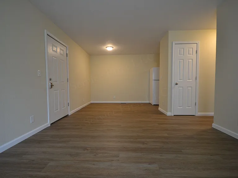 616 Evergreen St — Photo 8