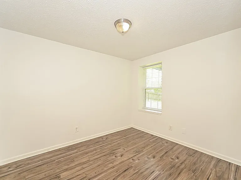 1108 Harmony Ln — Photo 13