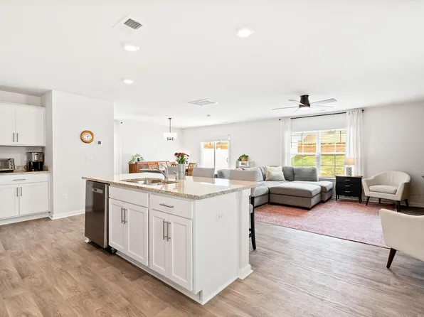 2512 Lily Dr, Haw River, NC 27258