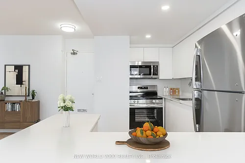 33 Erskine Ave #209 Photo 1