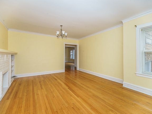 5th image of 6630 N Maplewood Ave #2