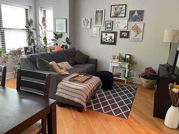 3rd image of 4838 N Ashland Ave APT 1E