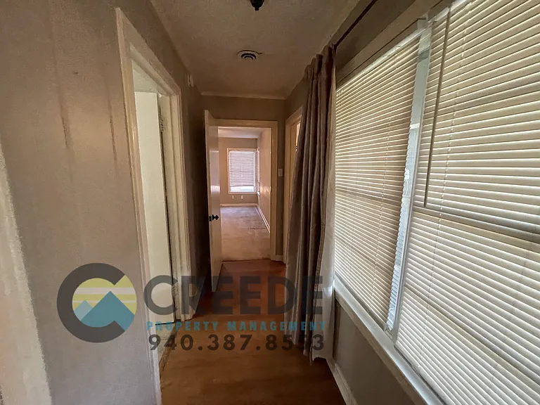 611 E University Dr — Photo 14