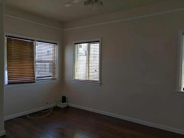 1321 E Mabel St — Photo 45