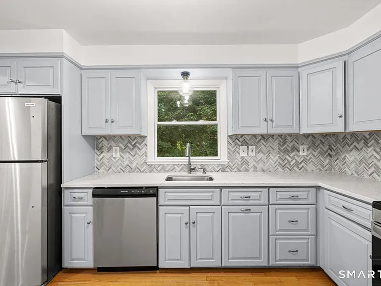 412 Main St — Photo 5