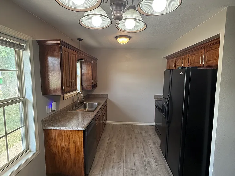 209 Arrowhead Rd — Photo 5