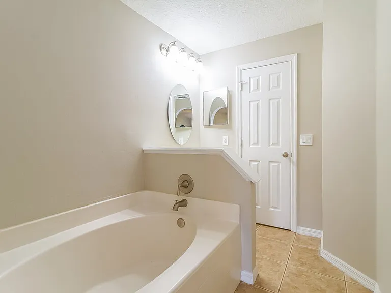 559 Grand Royal Cir — Photo 10