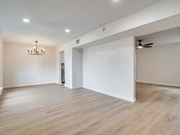 3rd image of 4312 Astor Rd