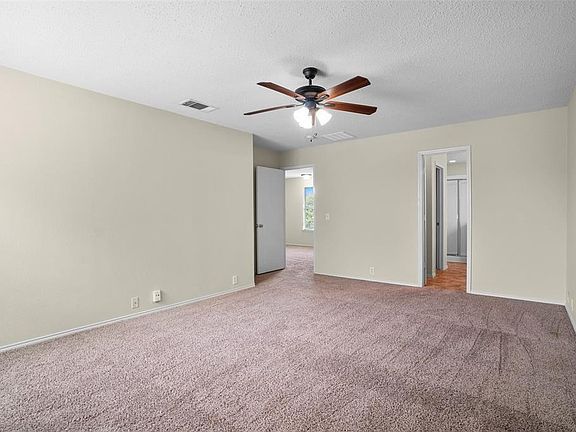 5th image of 1502 Lakeside Dr