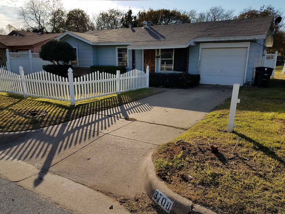 1st image of 3708 Charlotte Dr
