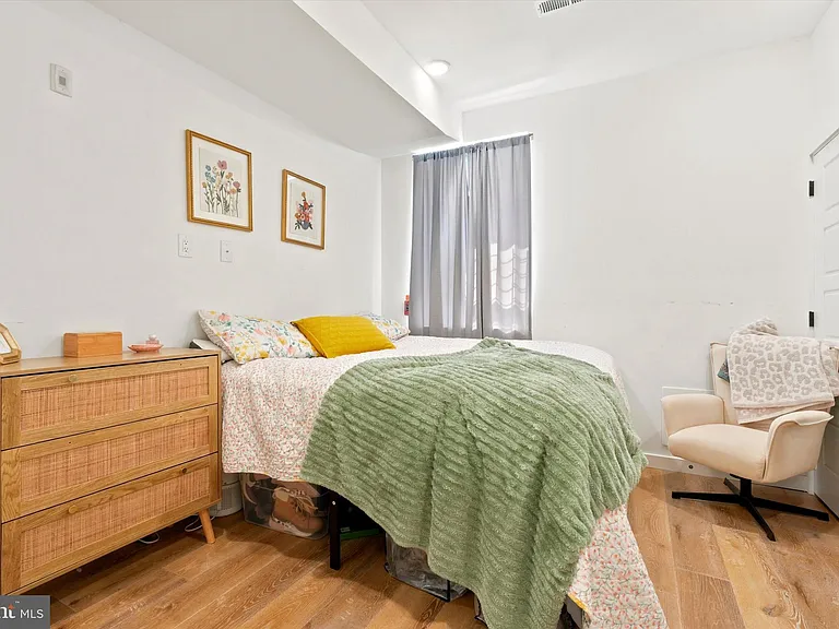 1729 Francis St #1 — Photo 16