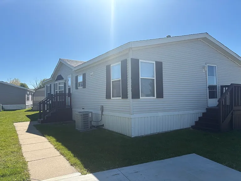 9480 Foxwell Cir — Photo 2
