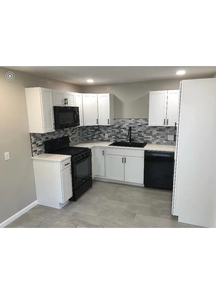 113 S Birch St — Photo 2