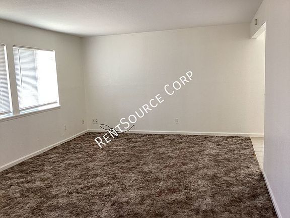 2nd image of 942 Carson St #Cars942