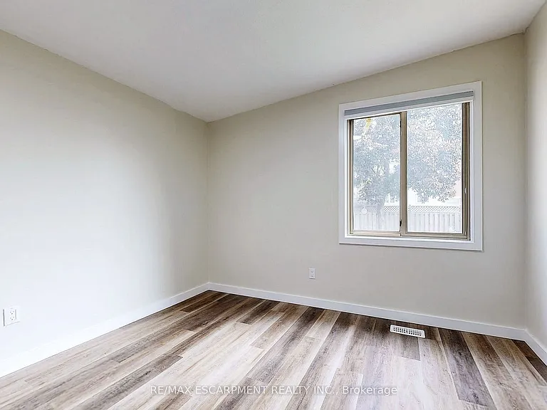 65 Fielding Cres #UPPER — Photo 12