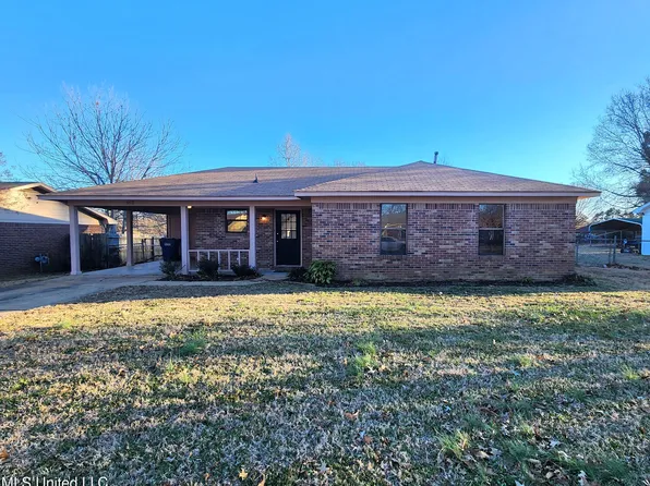 5711 Dover Dr, Horn Lake, MS 38637