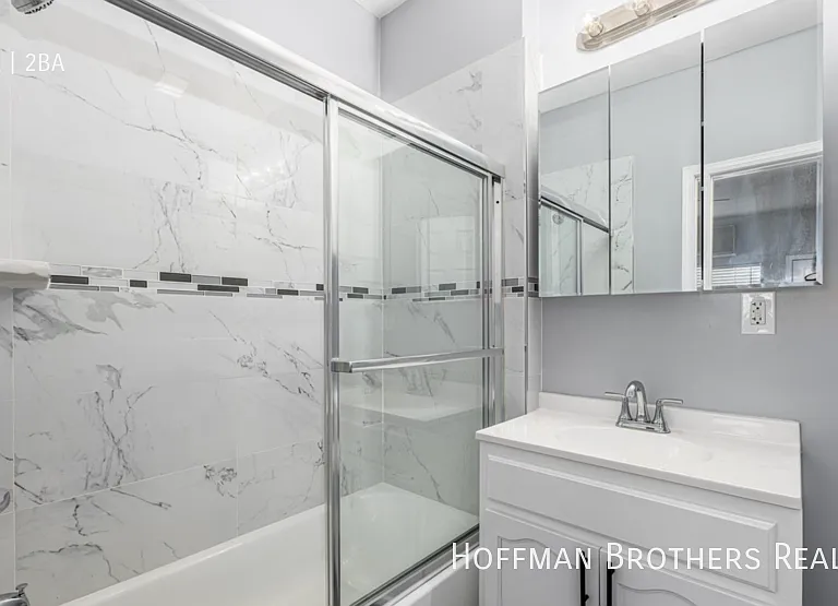 1032 S Normandie Ave #101 — Photo 3
