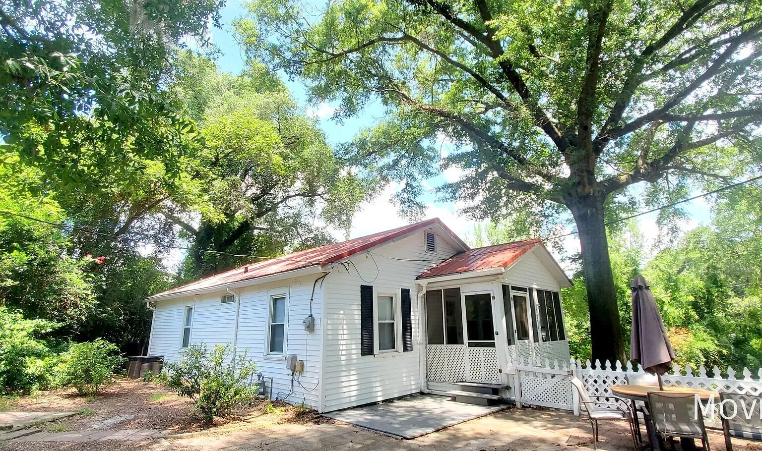 2256 Lake Shore Dr Wilmington NC 28401 Adorable Craftsman Cottage Great Location! — Photo 3