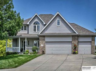 1916 N 172nd Cir, Omaha, NE 68118