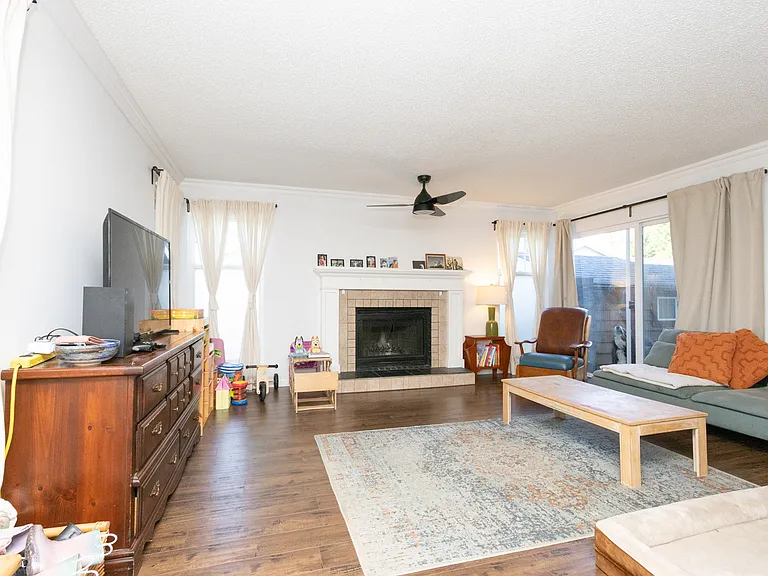 21573 Cherrington Ave — Photo 3