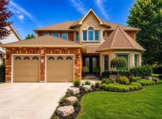 183 Daniels St, Hamilton, ON L9G 4Y6