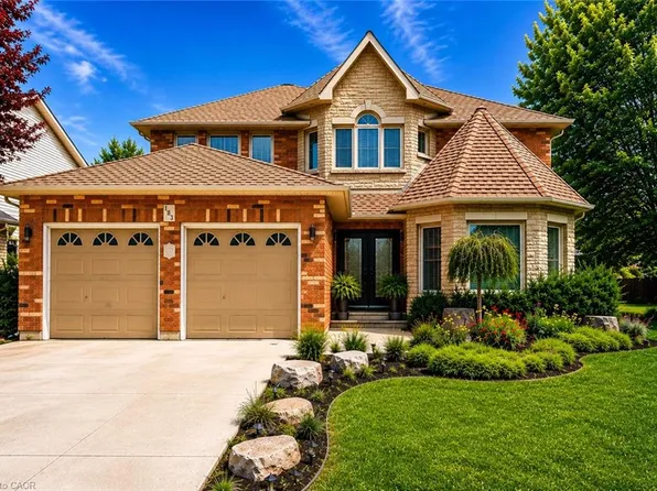 183 Daniels St, Hamilton, ON L9G 4Y6