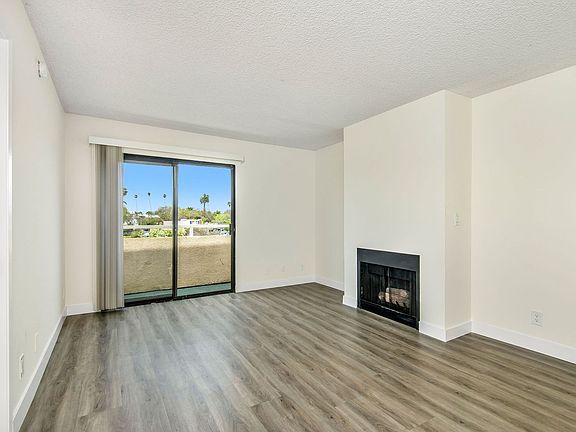2nd image of 2723 Abbot Kinney Blvd #F305