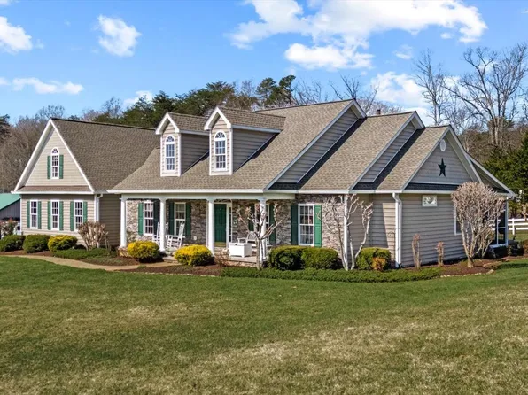 8032 Meadowland Dr, Locust Grove, VA 22508