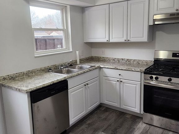 2nd image of 4819 Erie St