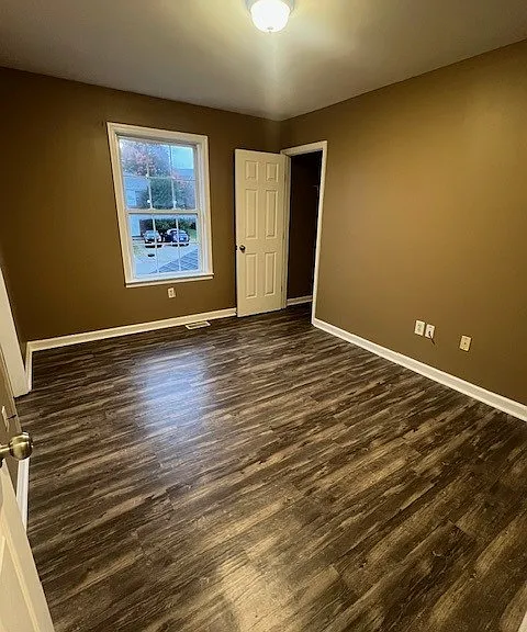 1052 Merrick Dr #1 — Photo 3
