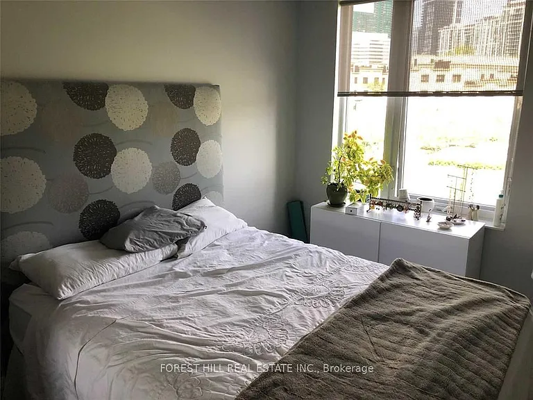 100 Harrison Garden Blvd #223 — Photo 4