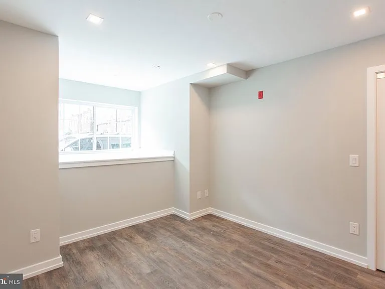 1619 Bainbridge St #1 — Photo 11