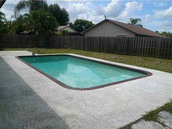 3rd image of 8590 NW 49th St