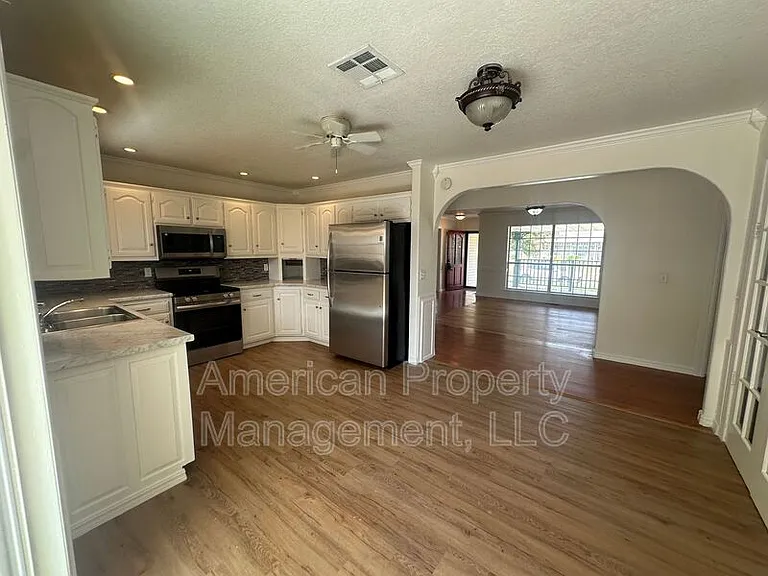 3812 S Dogwood Ave — Photo 7