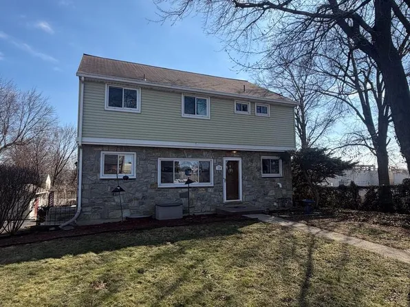 188 Hillcrest Rd, New Holland, PA 17557