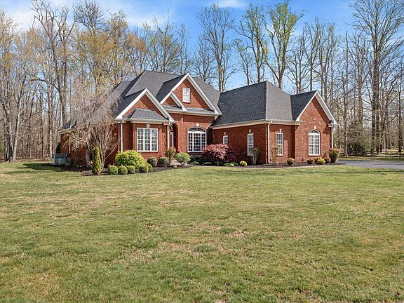 3rd image of 315 Froedge Dr
