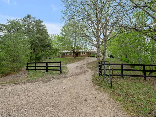 1350 Old Fox Rd, Irvine, KY 40336