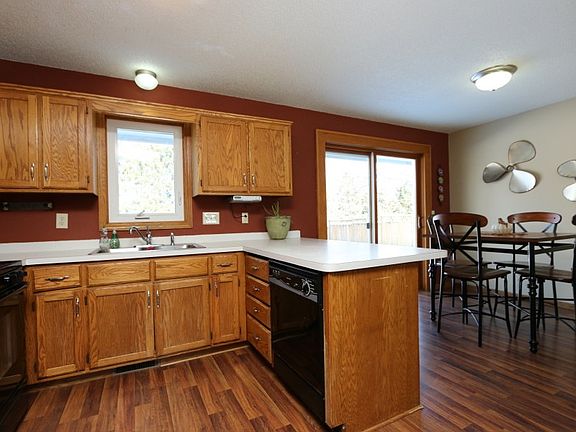 3rd image of 137 Green Briar Dr