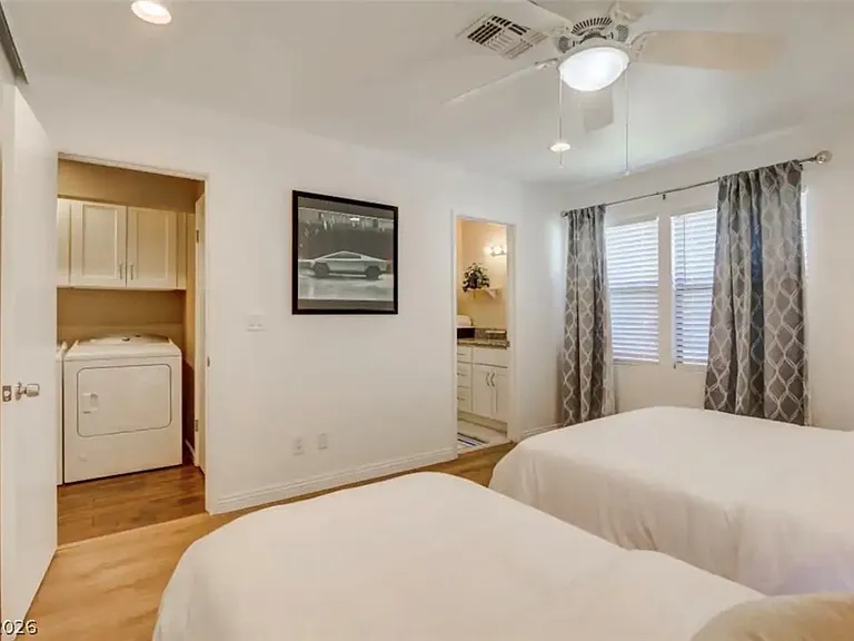7385 Vireo Dr — Photo 8