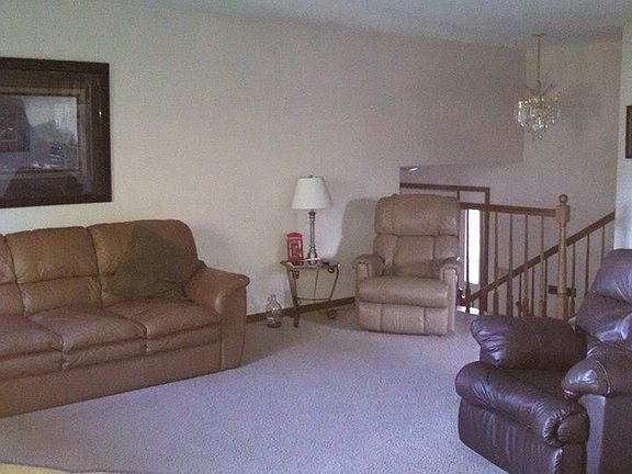 5th image of 444 Komro Ct