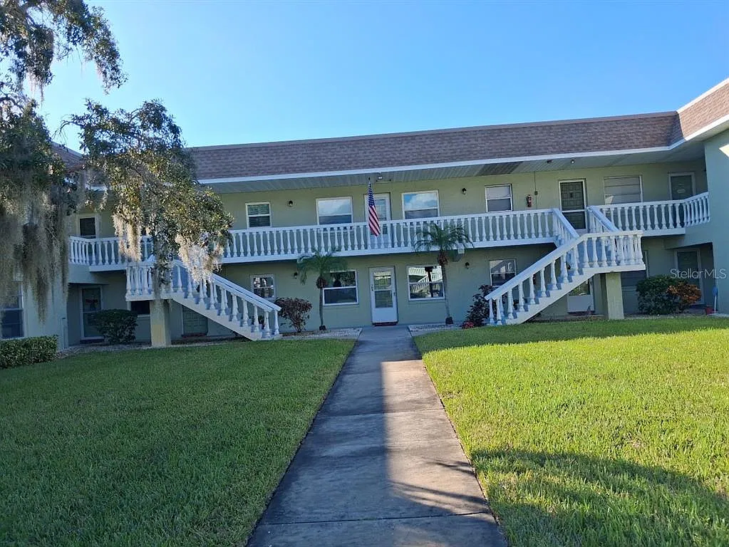 1 bed, 1.0 bath, 669 sqft, $1,900 — Photo 1