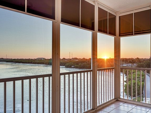 3rd image of 200 Harbor Walk Dr #2